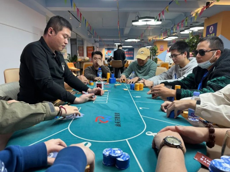 【ACR扑克】汕头南湾杯｜66今日不太6，金刚撞车同花顺，恭喜王士元140.5W记分牌斩获主赛Day2CL!